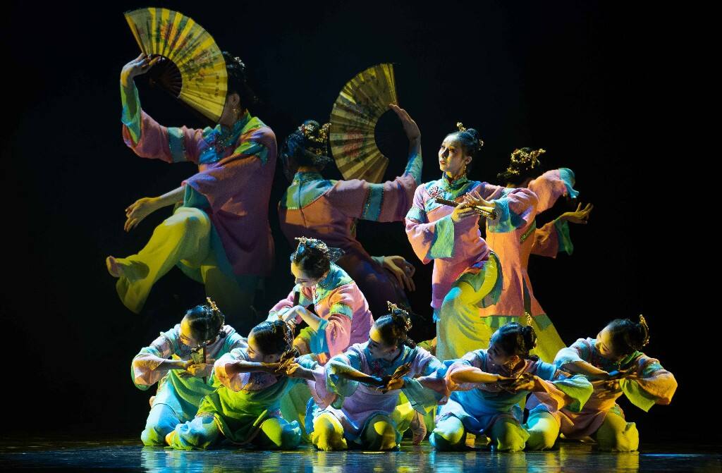 比赛节目的精彩演出