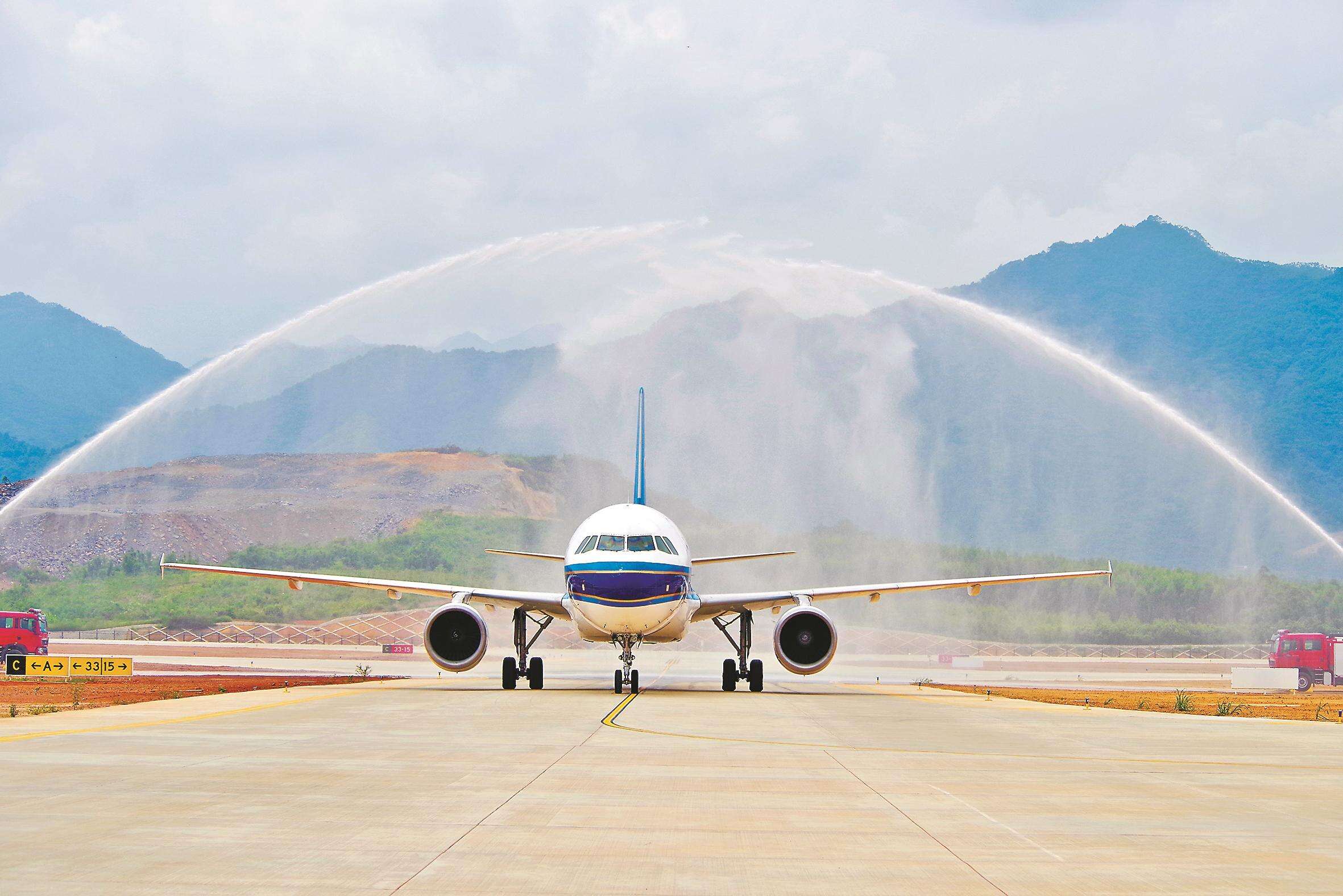 韶关丹霞机场试飞成功将力争实现年内通航