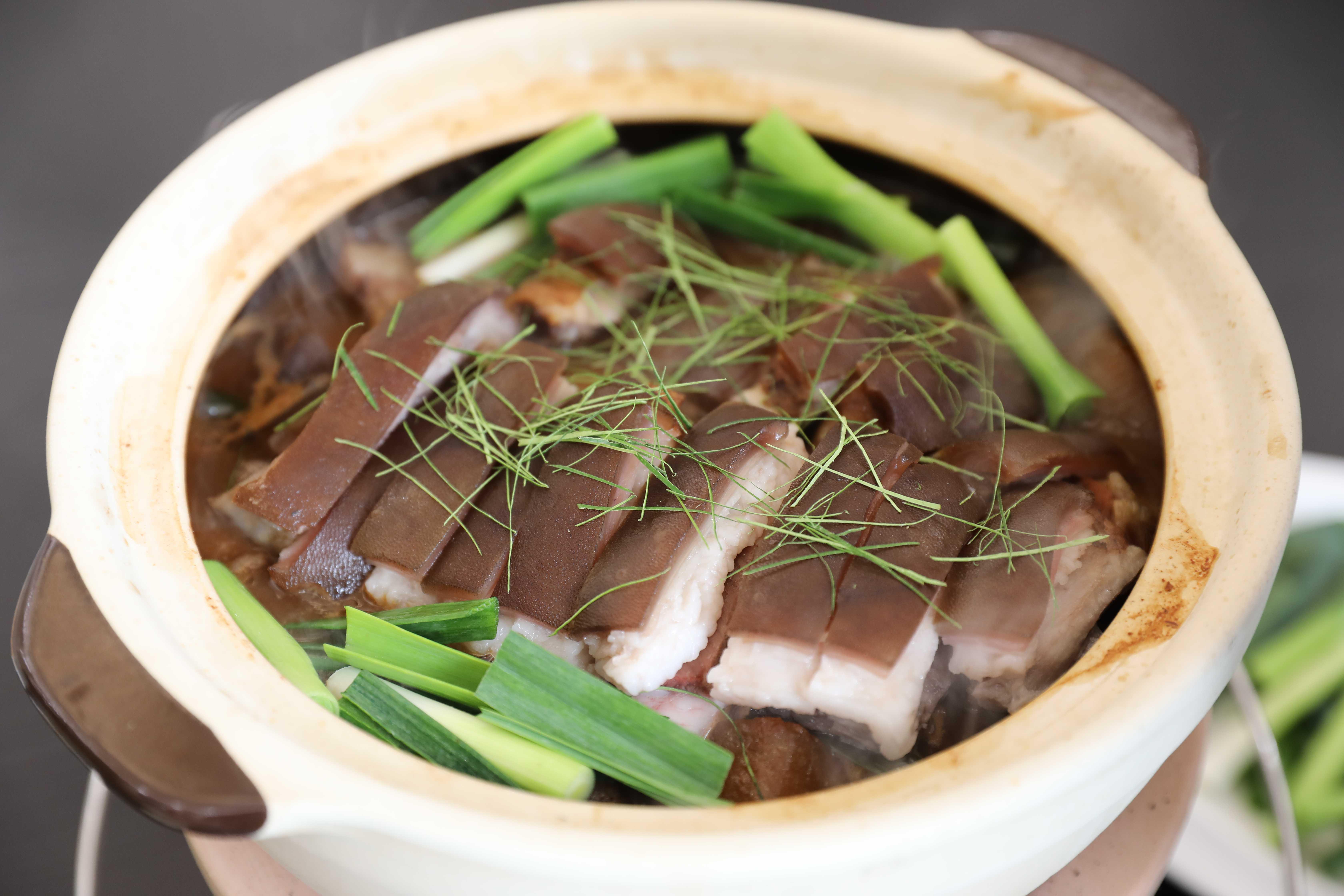 黑山羊火锅与鸽子火锅——澳门中式料理的传承与创新