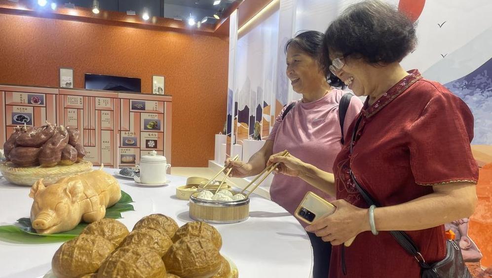 Seni batu Yunfu “masakan Kanton” di Pameran untuk menarik perhatian