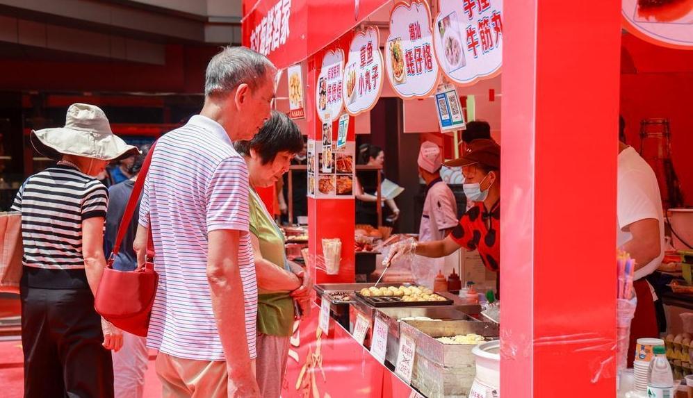 “食在广州 尝来越秀”，厨神邀你打卡中华广场美食嘉年华