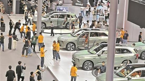 The Guangzhou International Automobile Exhibition opens, unveiling 512 global-first new energy vehicles