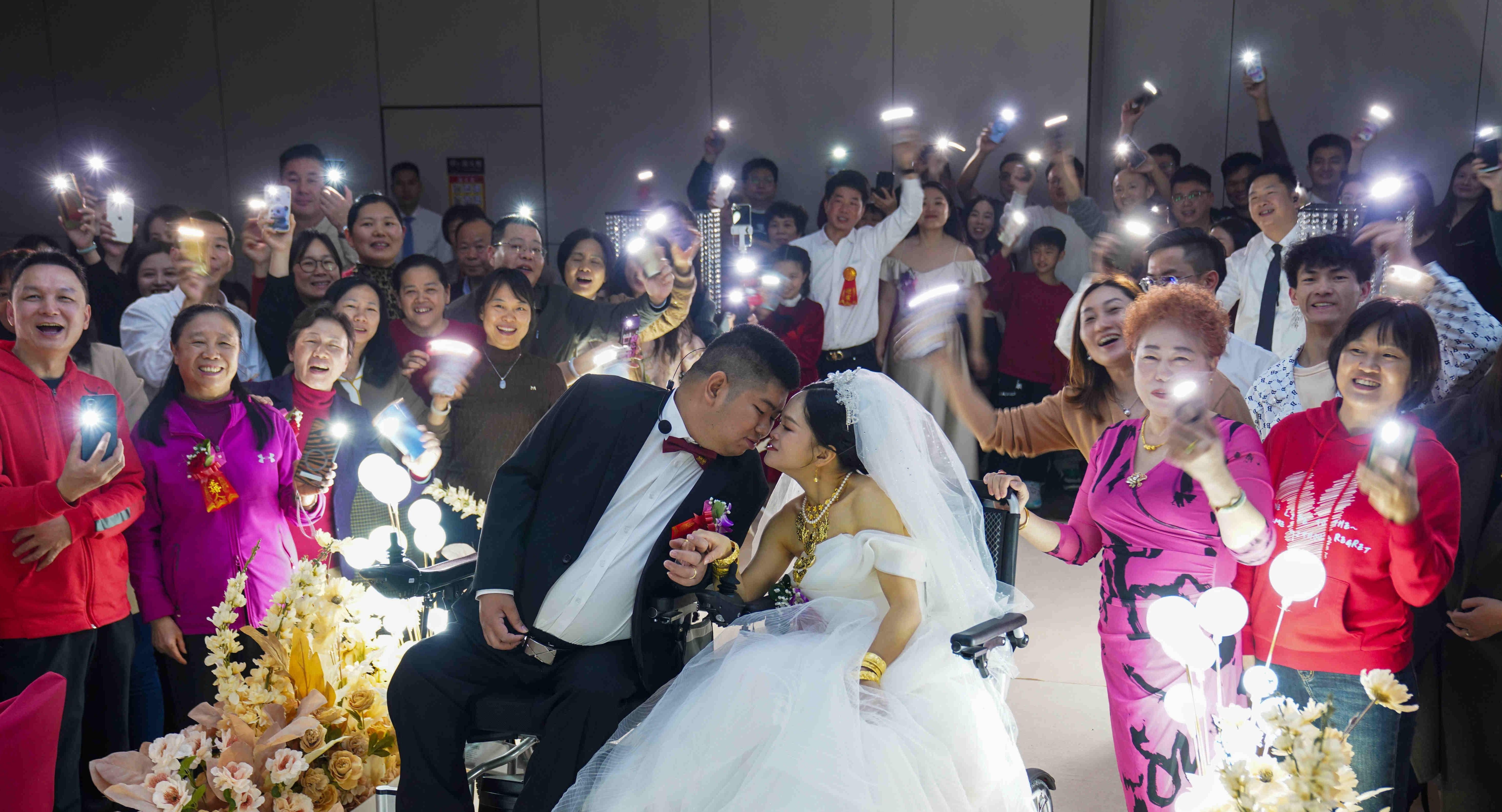 The Love of Moss Flower: A Wedding on Wheelchairs