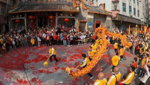 Comemorando um século de tradição: O Festival das Lanternas da Rua Tangjing, no distrito de Baiyun, enche-se de festa