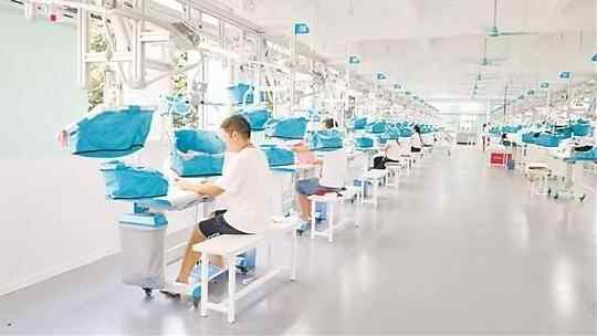 以数字技术赋能传统服装业  中国制造变身“全球爆款”