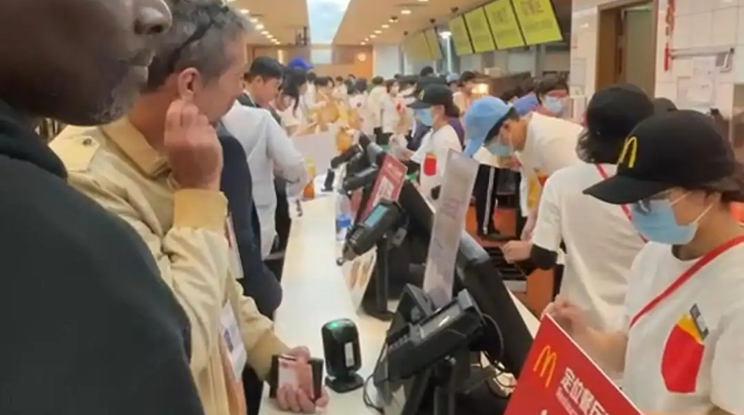 Video | Global crowd flocks to McDonald