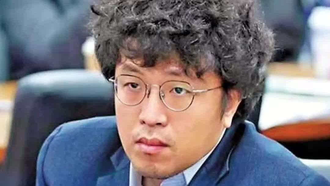 【视频】一边在大陆捞钱一边支持“台独”国台办：沈伯洋之流卑鄙无耻