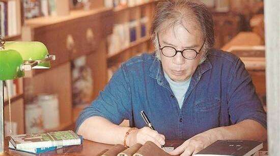  西川：对全世界诗人而言“我就是一块试金石”