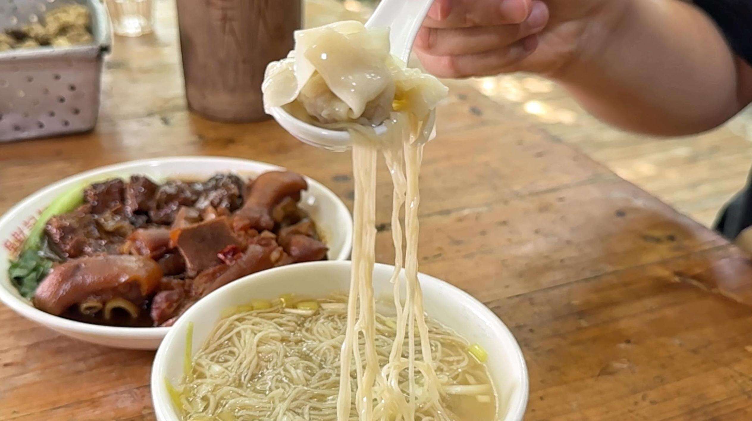  A Bowl of Wonton Noodles That Has Warmed Generations in Guangzhou