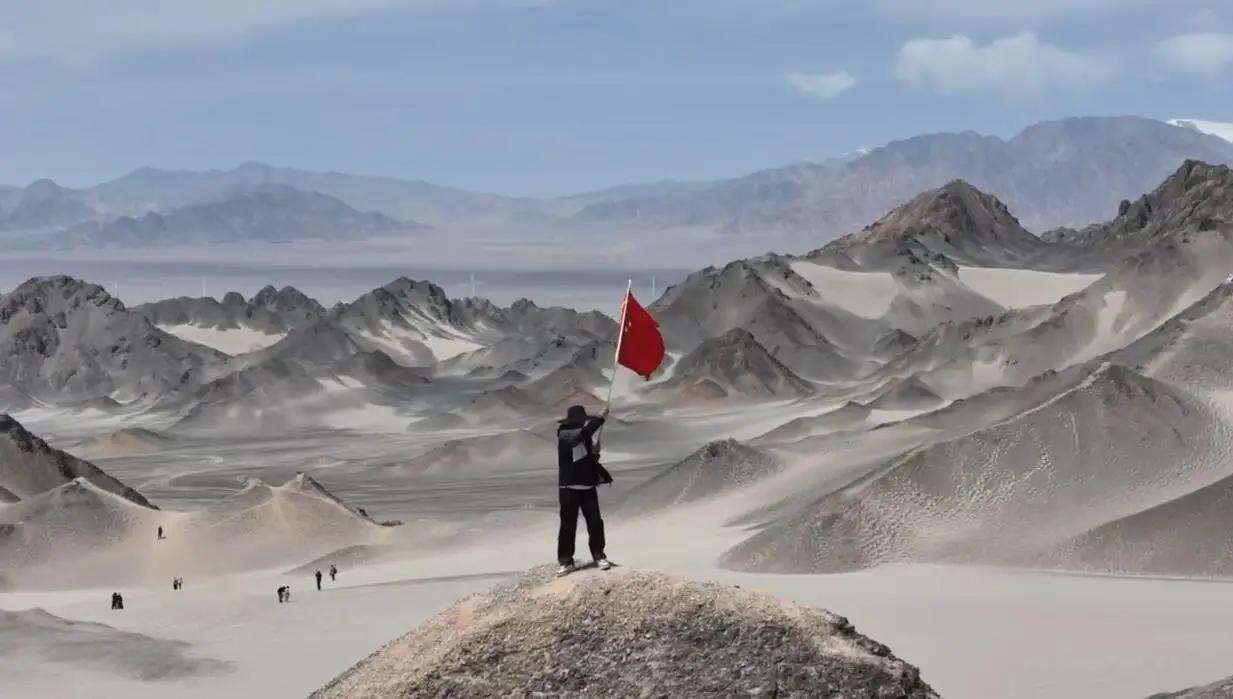  21χρονος σχεδιάζει ταξίδι στην Κίνα με 50.000 γιουάν