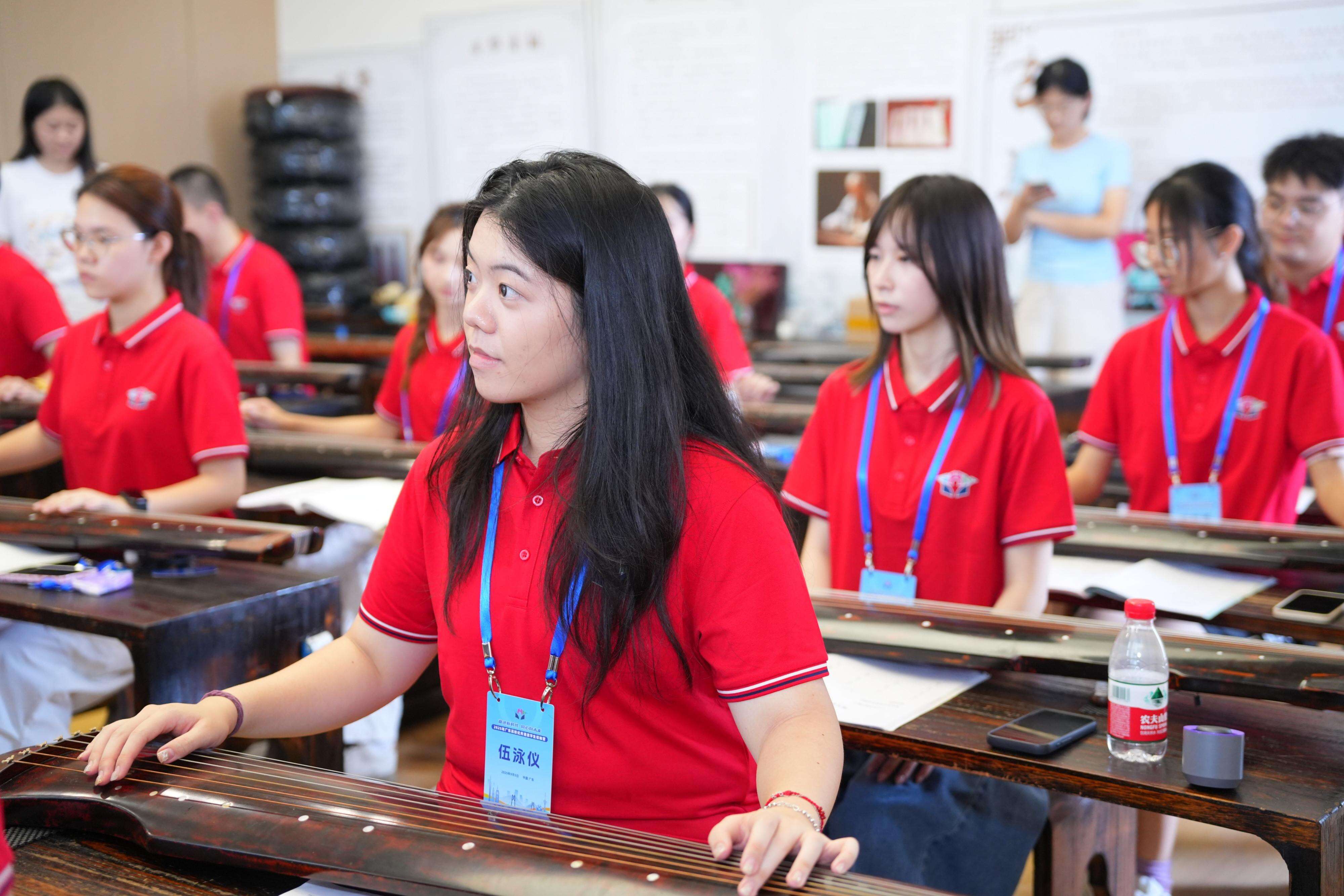  奋进新时代、同心向未来，在粤优秀港澳学生在穗集结