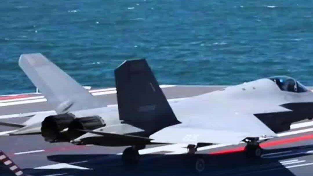  【视频】歼-35在福建舰上弹射起飞，中国开启弹射航母时代
