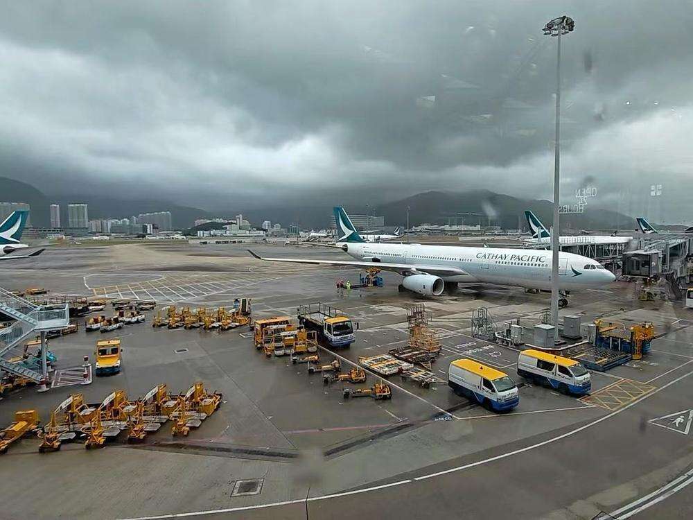  超强台风“桦加沙”逼近，香港全城戒备，低洼区领多一倍沙包