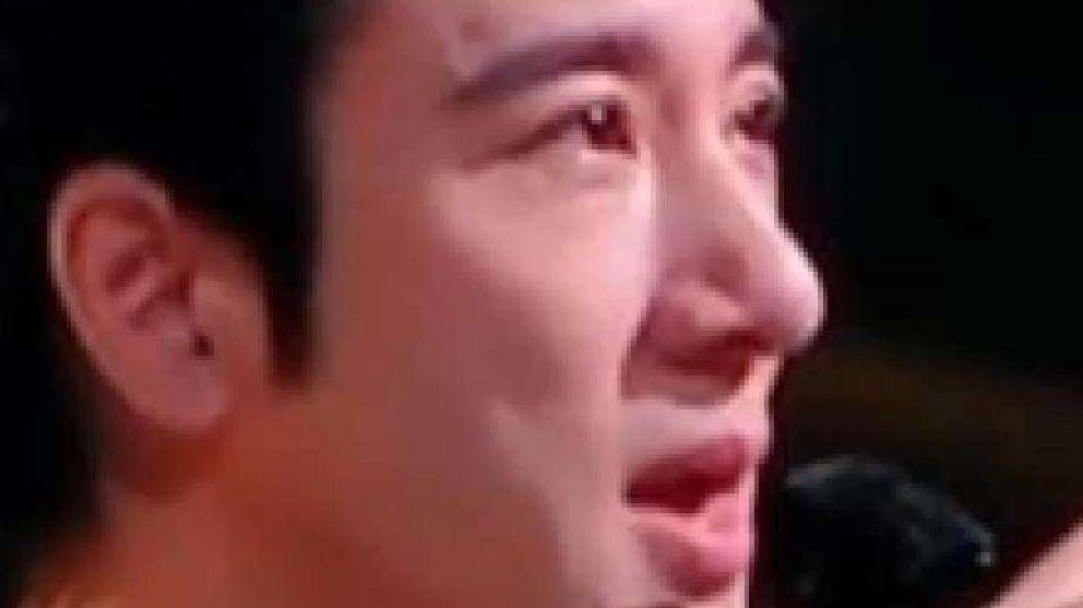  【视频】王力宏、单依纯深情演绎《落叶归根》，悼念历史学家许倬云先生