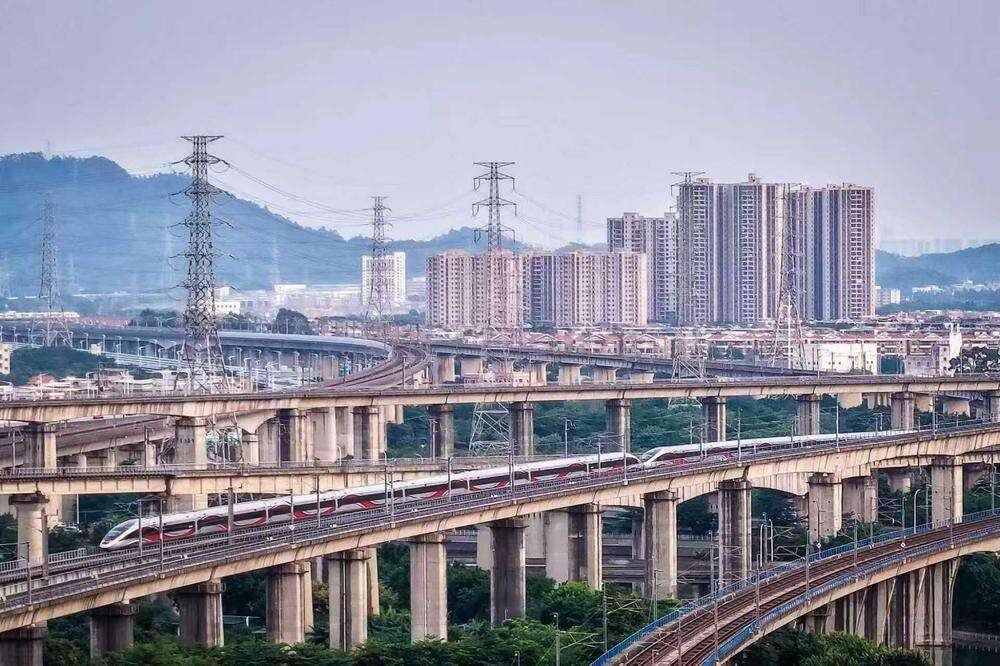  CR Guangzhou Group expects 3.55m passenger trips on first day of National Day holiday