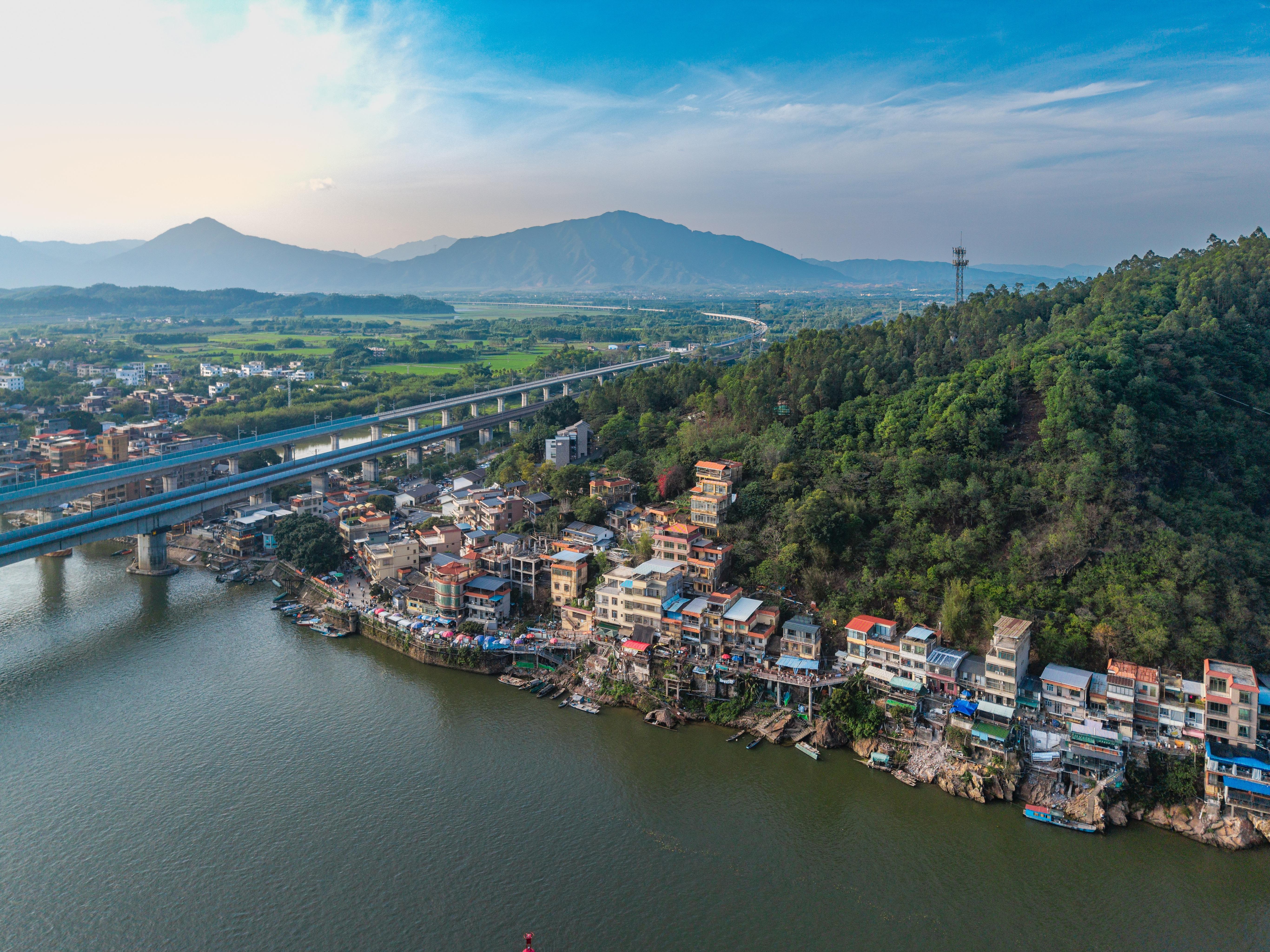  大美岭南·百村焕新记｜清远清城白庙社区：河鲜上岸 咖啡流香