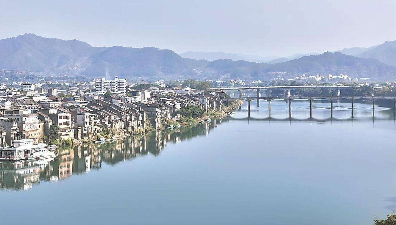  梅县区松口镇：客韵千年 古镇新篇