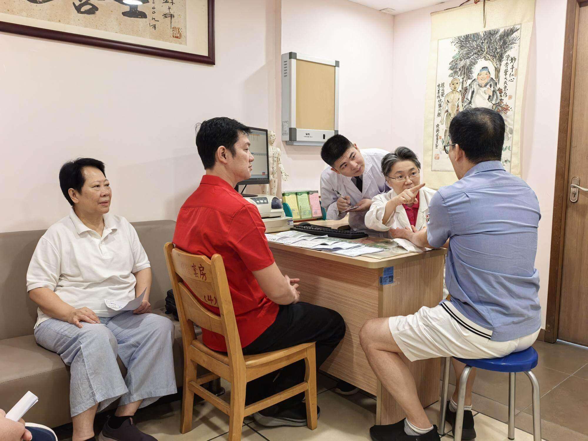 Indonesian family makes third trip to Guangdong for TCM treatment