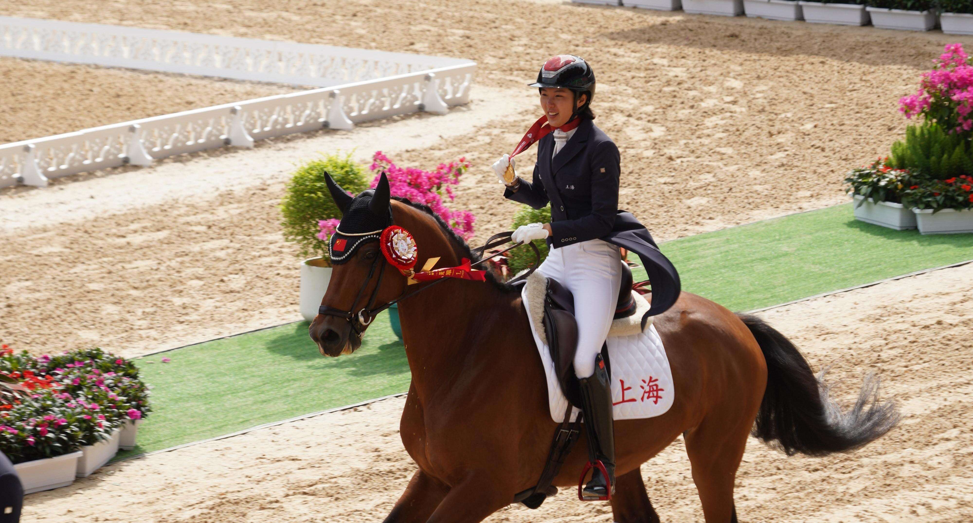  First Gold Medal in Shenzhen Awarded in Guangming after Opening Ceremony of 15th National Games 