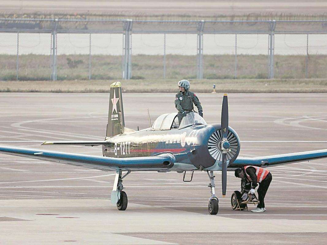 亚洲通航展飞行表演队开展首轮试飞训练