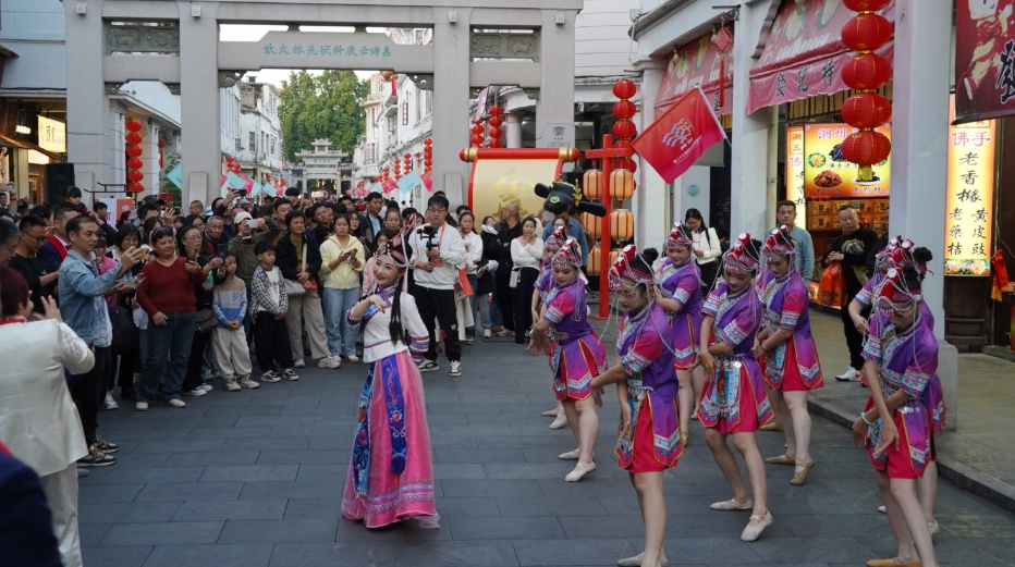 Kehangatan teh gongfu kampung halaman bagi para pelancong di seluruh dunia