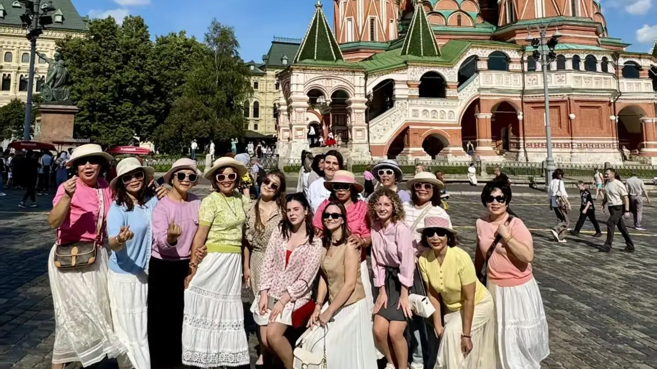  Visa-free policy spurs China-Russia tourism