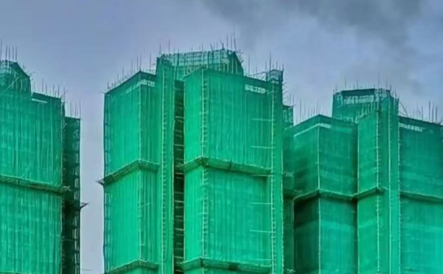 【视频】三个工作组全力跟进救灾善后调查，援助资金已募集35亿港元 | 大埔宏福苑火灾进展