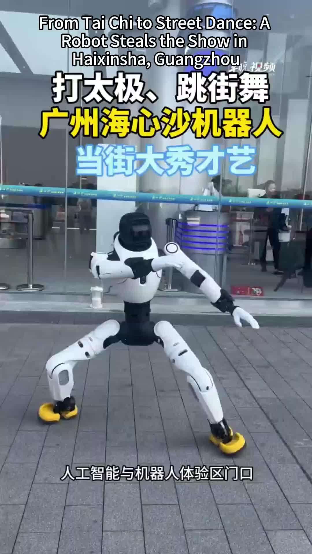 Melakukan Tai Chi dan menari jalanan, robot-robot memamerkan bakat mereka di jalanan Haixinsha, Guangzhou